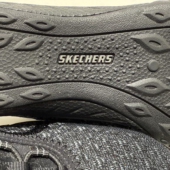 Skechers Breathe Easy Slip Ons Relaxed Fit Womens Sz 7 1/2 Black Sporty - Picture 15 of 16